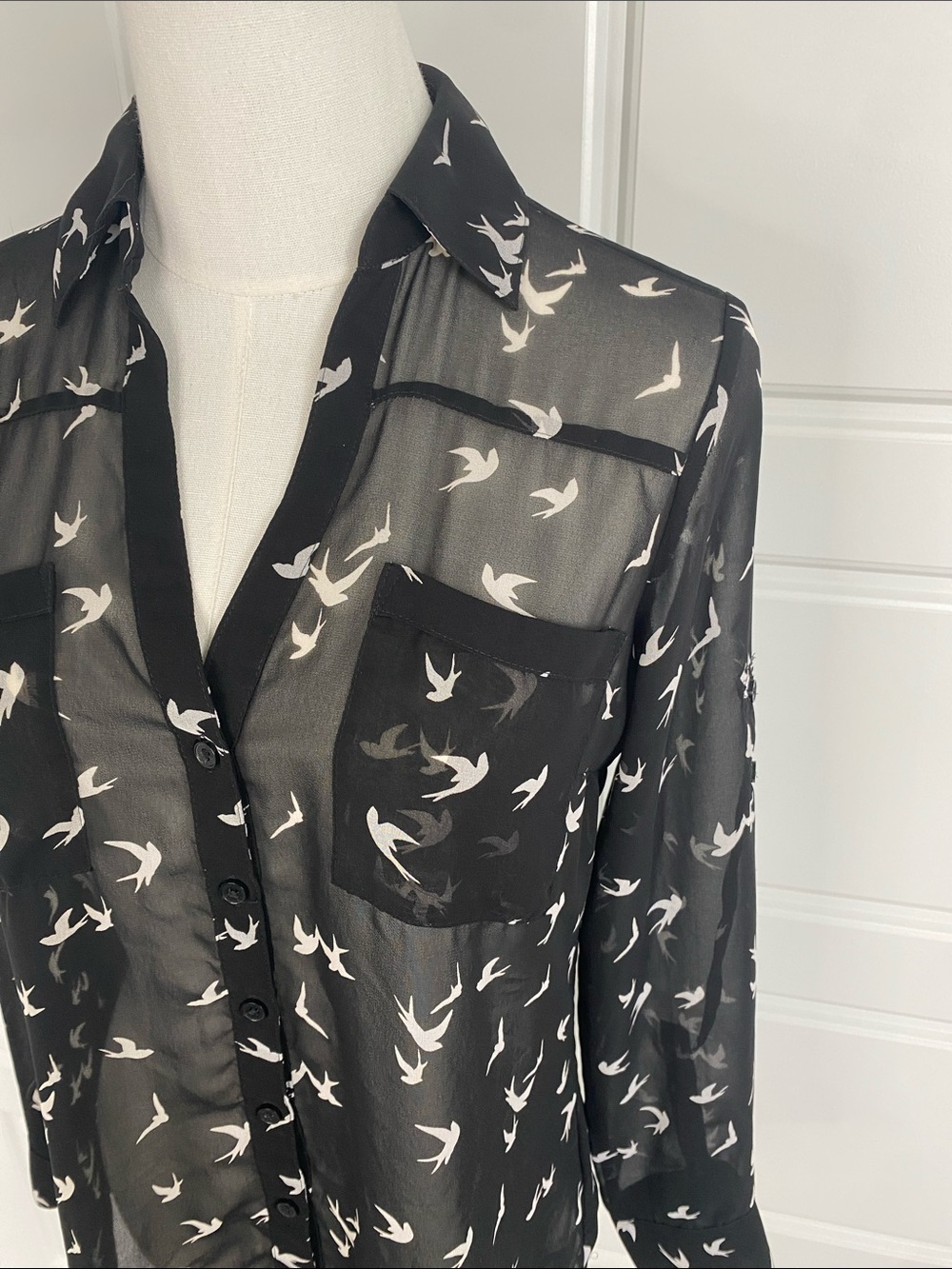 Express Portofino Shirt Small Black White Swallow Bird Print Sheer Blouse - Picture 2 of 11